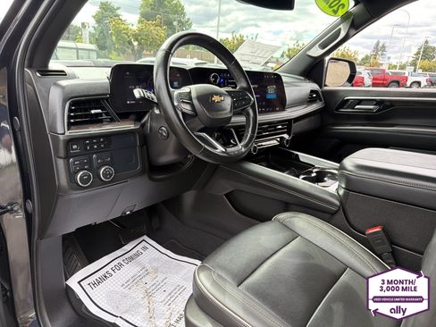 Used 2025 Chevrolet Tahoe Premier AWD/4WD image 9