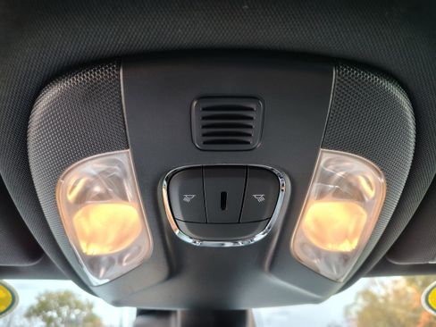 Certified 2024 Jeep Compass Limited image 33