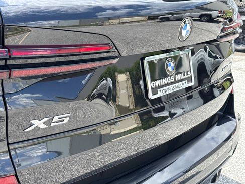 New 2026 BMW X5 xDrive40i w/ M Sport Package AWD/4WD image 11