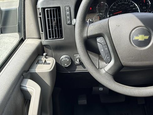 Certified 2025 Chevrolet Express 3500 LT w/ LT Preferred Equipment Group RWD image 15