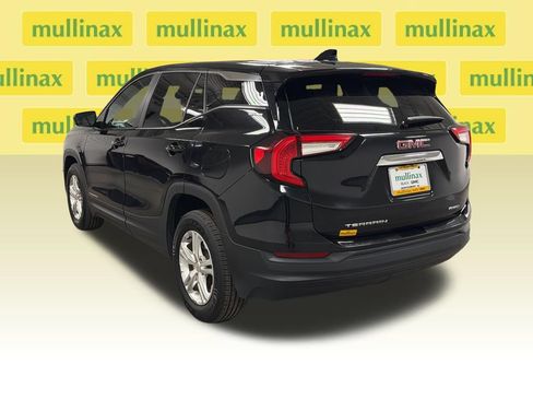 Used 2024 GMC Terrain SLE AWD/4WD image 14