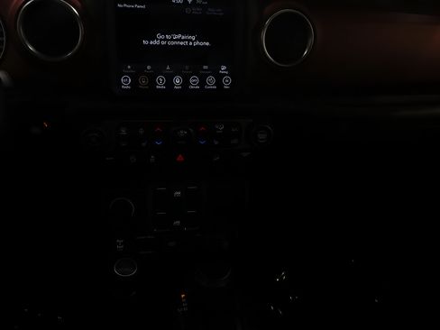 Certified 2018 Jeep Wrangler Unlimited Rubicon AWD/4WD image 17