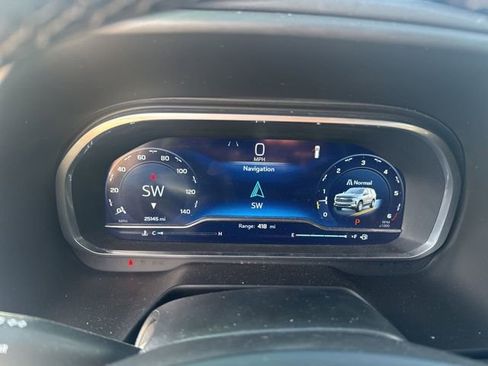 Used 2023 Chevrolet Suburban LT image 17