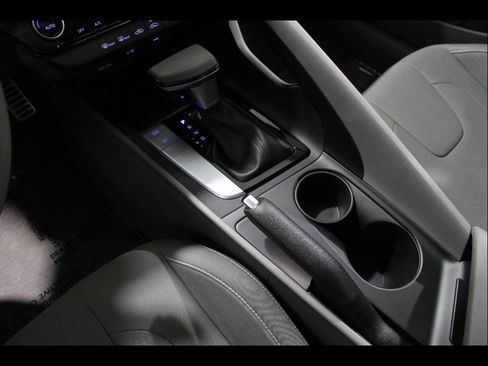 Certified 2025 Hyundai Elantra Sport FWD image 14