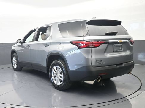 Used 2023 Chevrolet Traverse LS FWD image 4