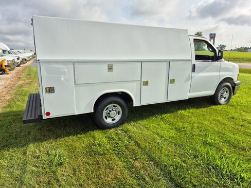 New 2025 Chevrolet Express 3500 w/ Power Convenience Package image 7