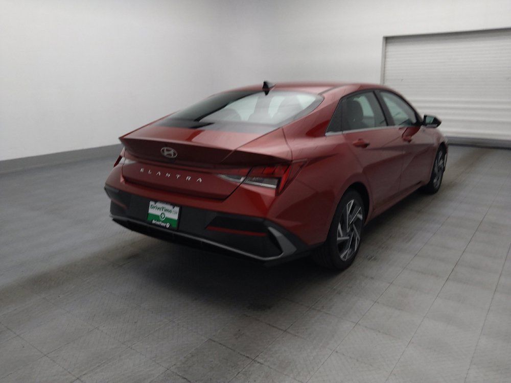 Used 2025 Hyundai Elantra SEL FWD image 9