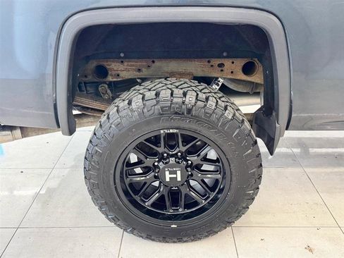 Used 2017 GMC Sierra 2500 SLT w/ Driver Alert Package AWD/4WD image 38