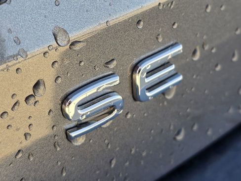 New 2026 Volkswagen Taos SE FWD image 8