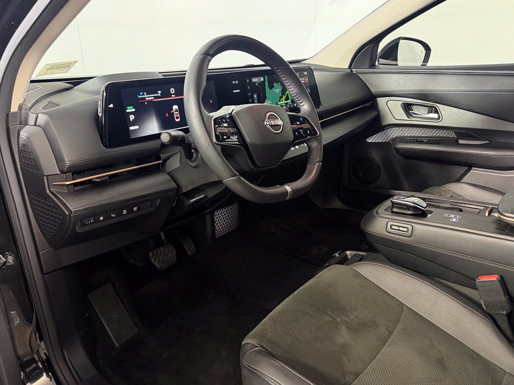Used 2023 Nissan Ariya AWD image 12