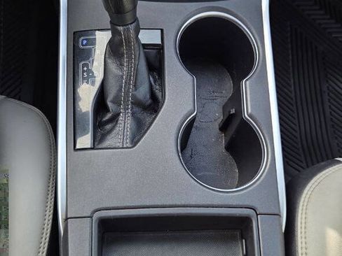 Used 2016 Toyota Camry SE image 21