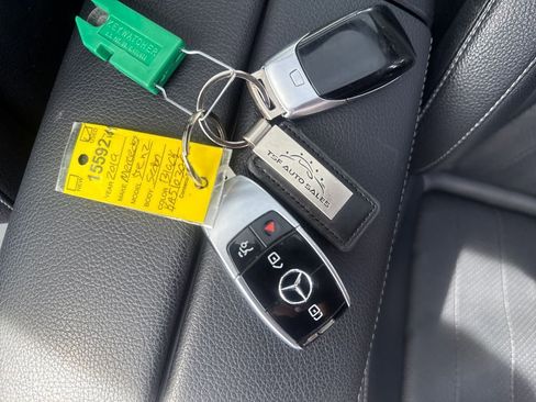 Used 2019 Mercedes-Benz E 300 4MATIC image 31