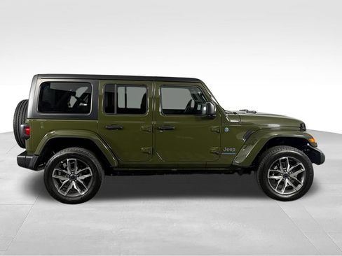 Used 2024 Jeep Wrangler Unlimited w/ Convenience Group AWD/4WD image 6