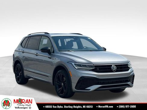 Certified 2023 Volkswagen Tiguan SE R-Line AWD/4WD image 7