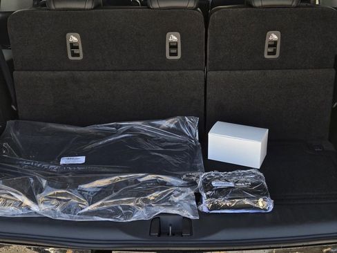 New 2026 Nissan Armada SV image 9