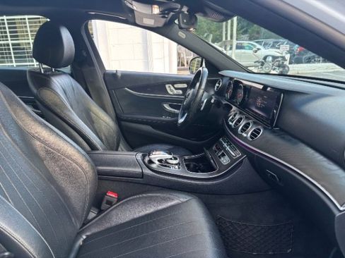 Used 2018 Mercedes-Benz E 300 E300 Luxury 4MATIC Sedan image 53