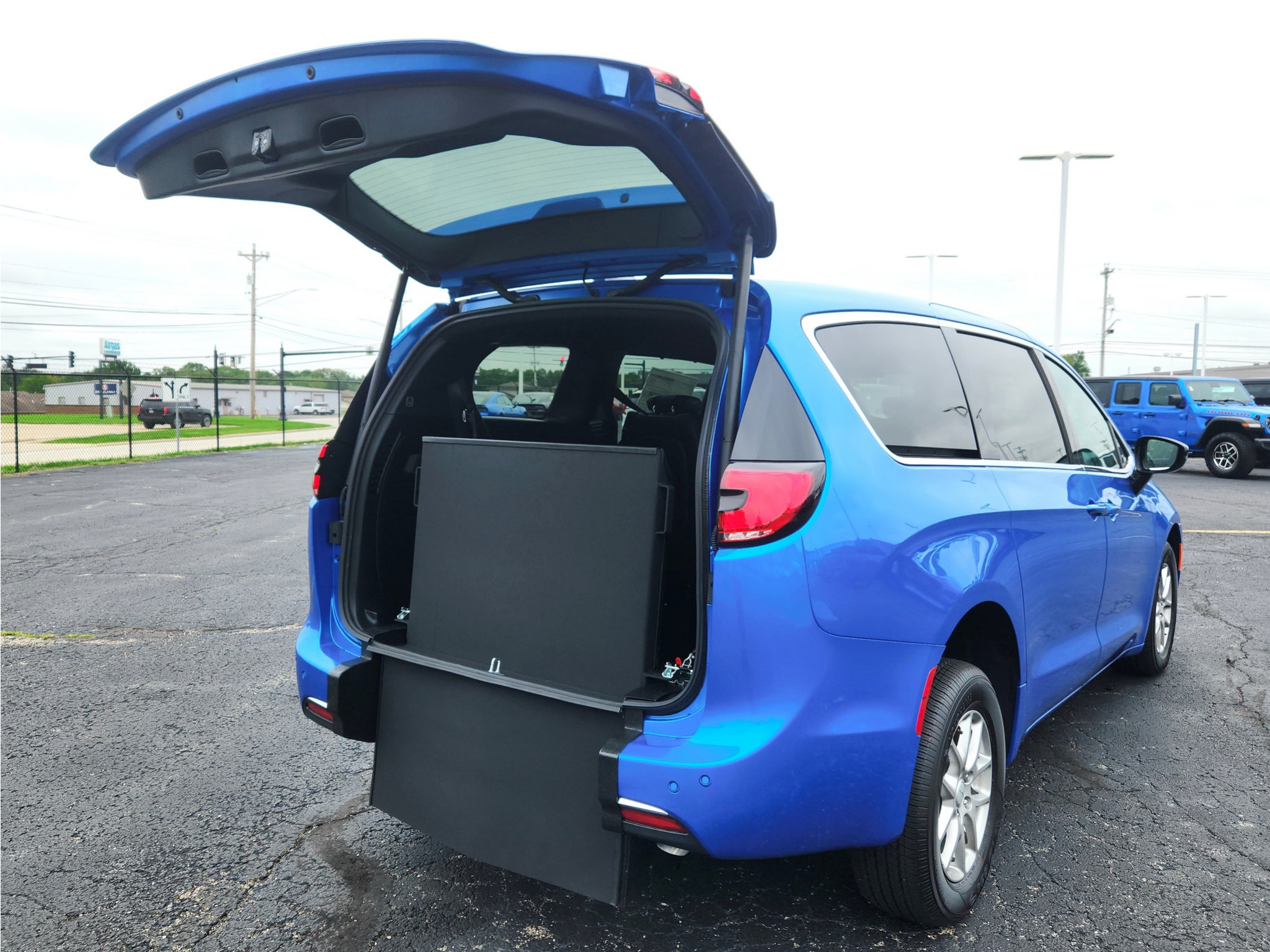 New 2027 Chrysler Pacifica Select FWD image 20
