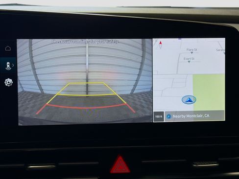 Used 2024 Hyundai Elantra SEL FWD image 16