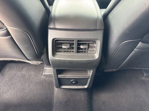 Used 2024 Ford Edge SEL AWD/4WD image 11