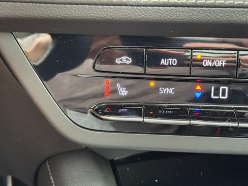 Used 2023 Buick Envision Essence w/ Technology Package I AWD/4WD image 21