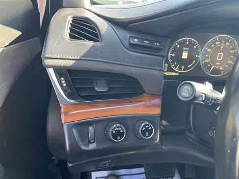 Used 2015 Cadillac Escalade Premium image 53