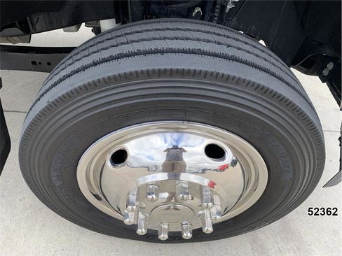 Used 2023 Ford F550 4x4 Crew Cab Super Duty w/ XLT Value Package image 16