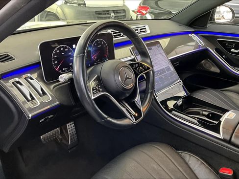 Certified 2022 Mercedes-Benz S 500 4MATIC w/ AMG Line Package image 18