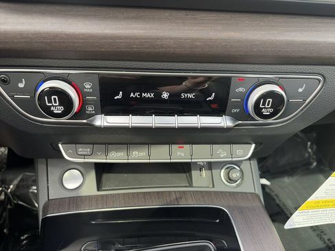 Used 2024 Audi Q5 2.0T Premium AWD/4WD image 28
