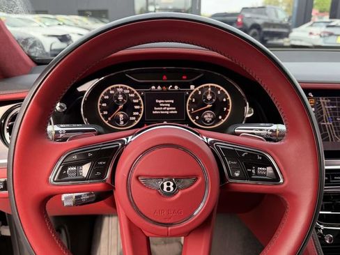 Used 2024 Bentley Flying Spur V8 AWD/4WD image 25