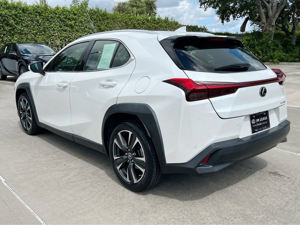 Used 2019 Lexus UX 200 w/ Premium Package FWD image 5