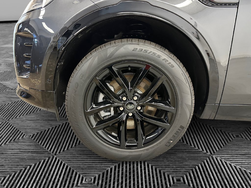 New 2026 Land Rover Discovery Sport Landmark AWD/4WD image 14