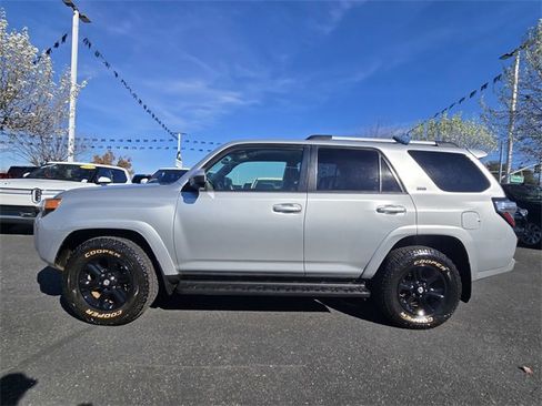 Used 2021 Toyota 4Runner SR5 image 7