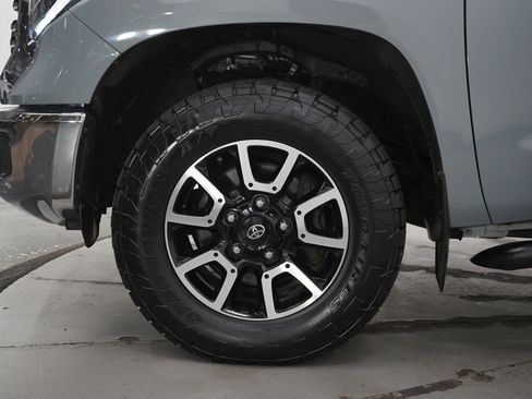 Used 2020 Toyota Tundra SR5 w/ TRD Off-Road Package image 28