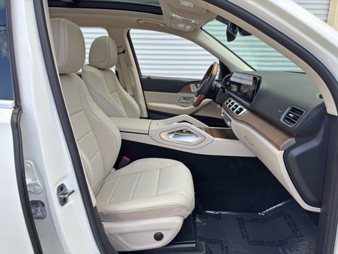 Used 2023 Mercedes-Benz GLS 450 4MATIC image 16