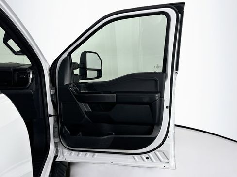 Used 2023 Ford F150 XLT w/ Equipment Group 302A High image 31