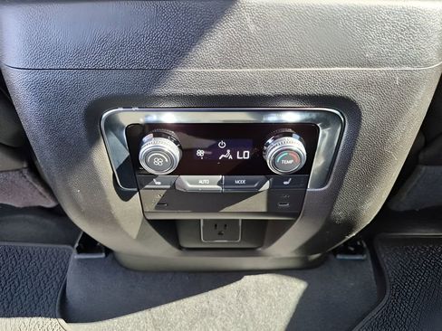 Used 2025 GMC Yukon XL Denali image 21