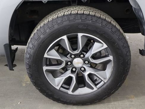 Used 2023 Chevrolet Silverado 1500 LT AWD/4WD image 32