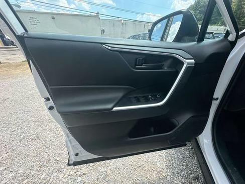 Used 2025 Toyota RAV4 LE AWD/4WD image 25