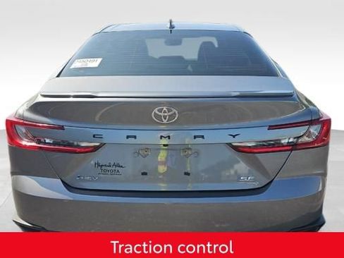 Used 2025 Toyota Camry SE FWD image 5