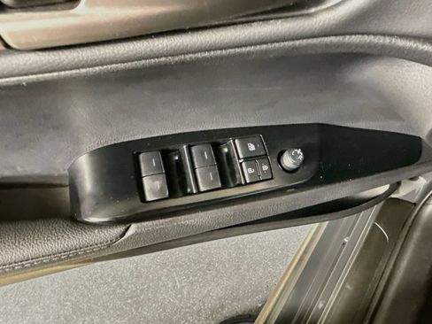 Used 2025 Toyota Camry XSE FWD image 17