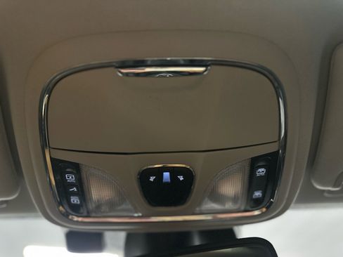 Used 2022 Jeep Cherokee Latitude Lux w/ Sun & Sound Group image 34