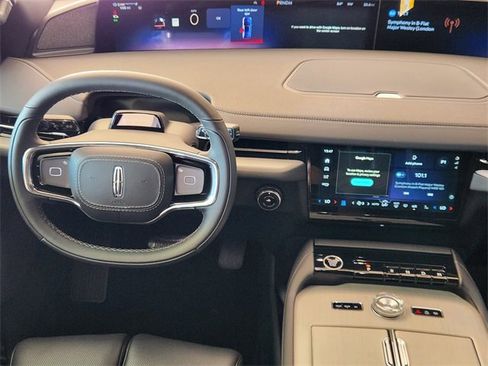 New 2025 Lincoln Navigator Reserve w/ Jet Appearance Package image 24