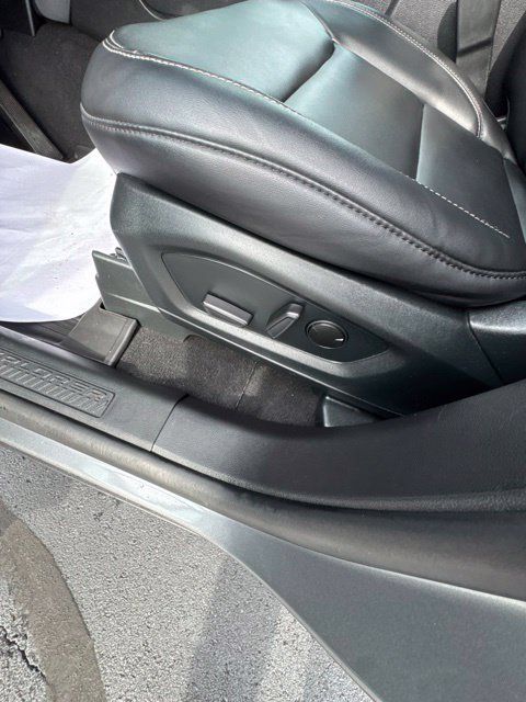 Used 2023 Ford Explorer XLT w/ Equipment Group 202A AWD/4WD image 16