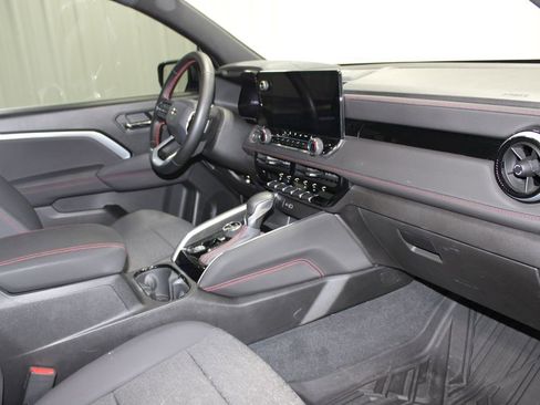 Used 2024 Chevrolet Colorado Z71 w/ Z71 Convenience Package 2 image 27