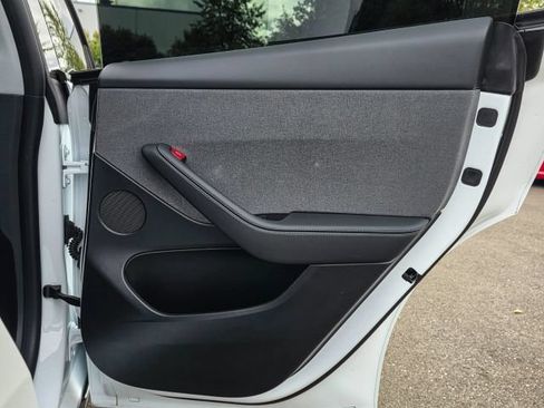 Used 2026 Tesla Model Y AWD image 31