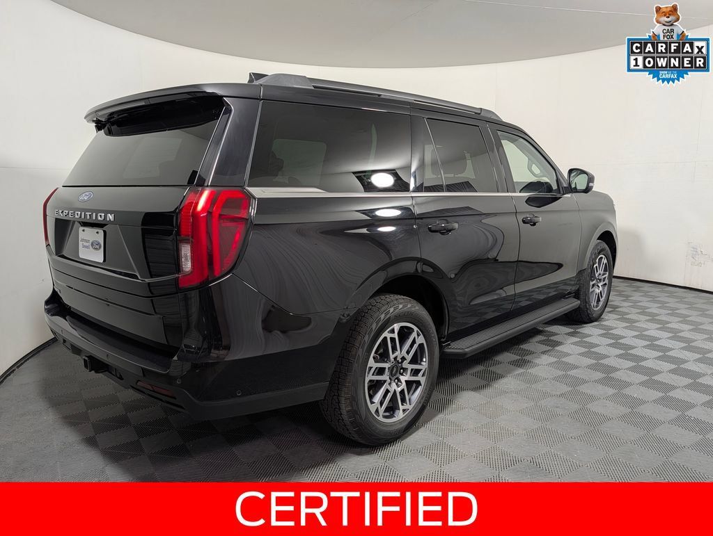 Certified 2025 Ford Expedition Active AWD/4WD image 2