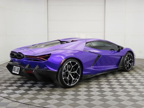 Used 2024 Lamborghini Revuelto image 5