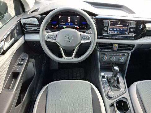 Certified 2022 Volkswagen Taos S image 12