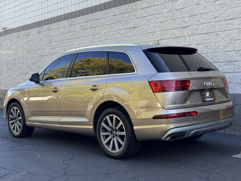 Used 2018 Audi Q7 3.0T Premium Plus w/ Premium Plus Package AWD/4WD image 2