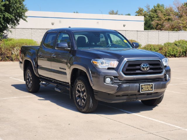 Used 2022 Toyota Tacoma SR5 RWD image 4